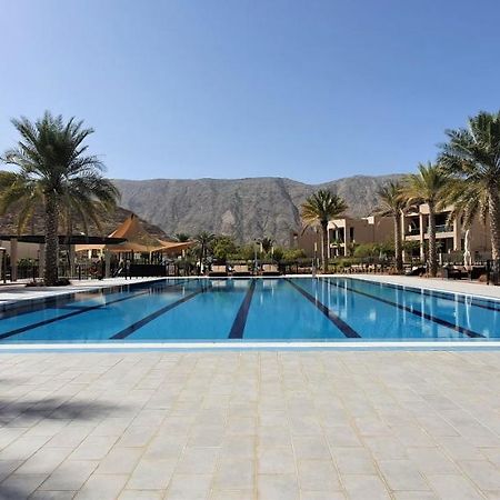 One Elegant 1Bhk Apartment In Muscat Bay 02 Экстерьер фото