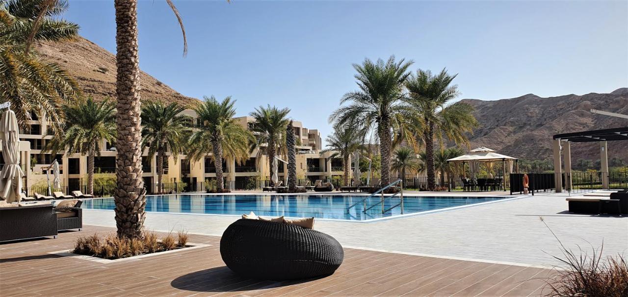 One Elegant 1Bhk Apartment In Muscat Bay 02 Экстерьер фото