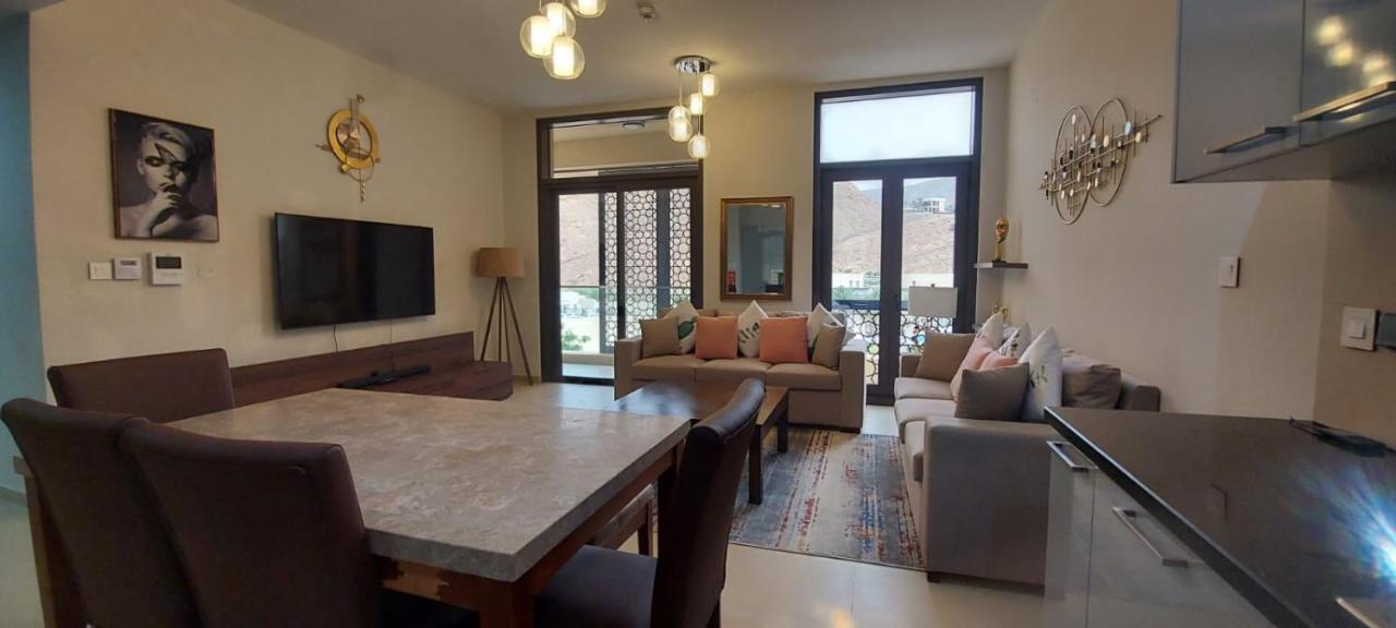 One Elegant 1Bhk Apartment In Muscat Bay 02 Экстерьер фото