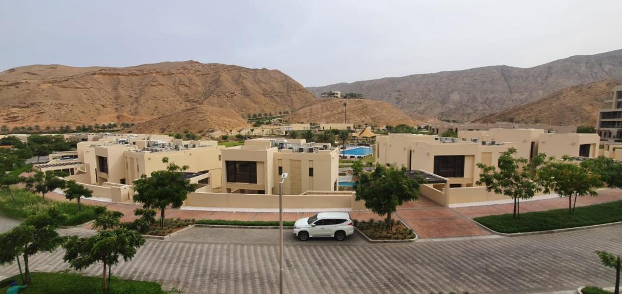 One Elegant 1Bhk Apartment In Muscat Bay 02 Экстерьер фото